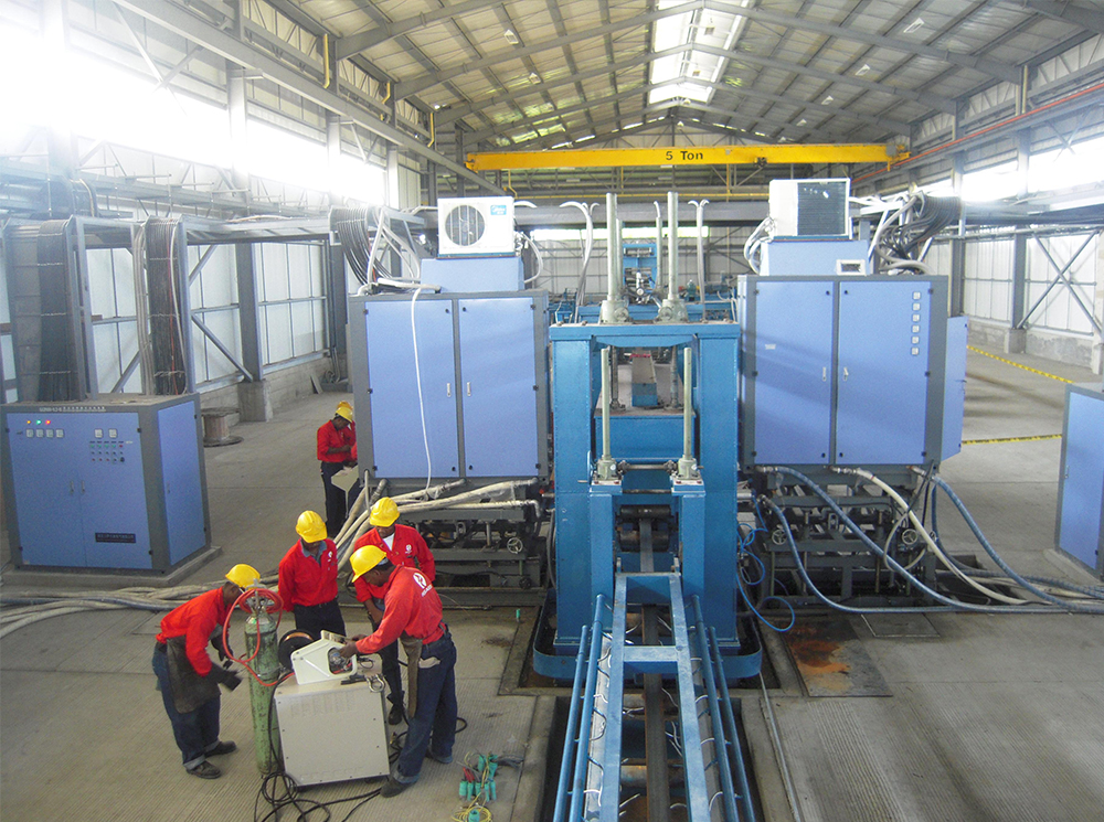 H型鋼焊接（600kW*2 固態(tài)焊機應(yīng)用現(xiàn)場）